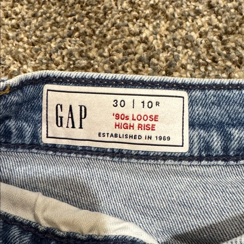 GAP Women's 90s Loose High Rise Straight Leg Jeans Light Blue size 30/10 Ripped - Picture 2 of 11